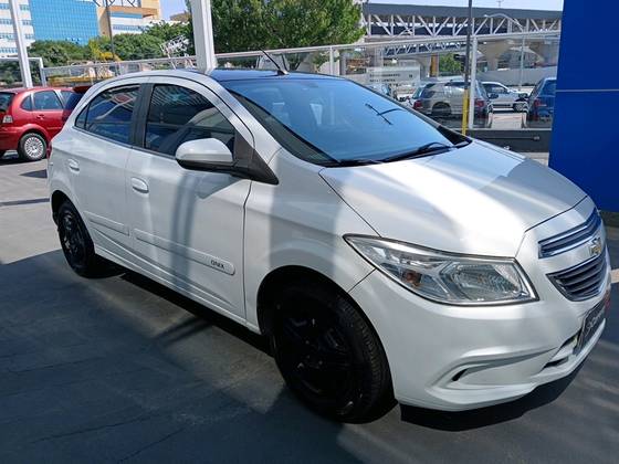 CHEVROLET ONIX 1.0 MPFI LT 8V FLEX 4P MANUAL